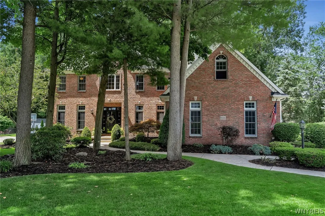6690 Chesley Court, Clarence, New York 14051, Clarence, New York 14051, 4 Bedrooms Bedrooms, 8 Rooms Rooms,4 BathroomsBathrooms,Residential,For Sale,6690 Chesley Court, Clarence, New York 14051,0,B1697594