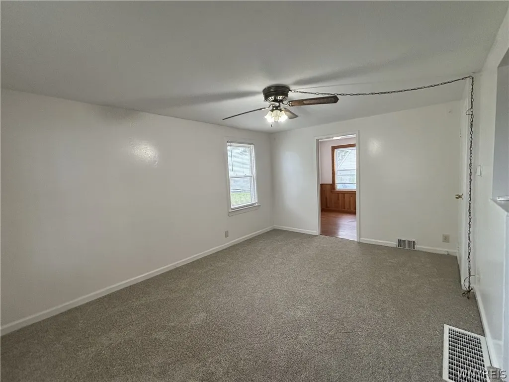 54 Carl Road, Grand Island, New York 14072, Grand Island, New York 14072, 2 Bedrooms Bedrooms, 4 Rooms Rooms,1 BathroomBathrooms,Residential Lease,For Rent,54 Carl Road, Grand Island, New York 14072,0,B1696917