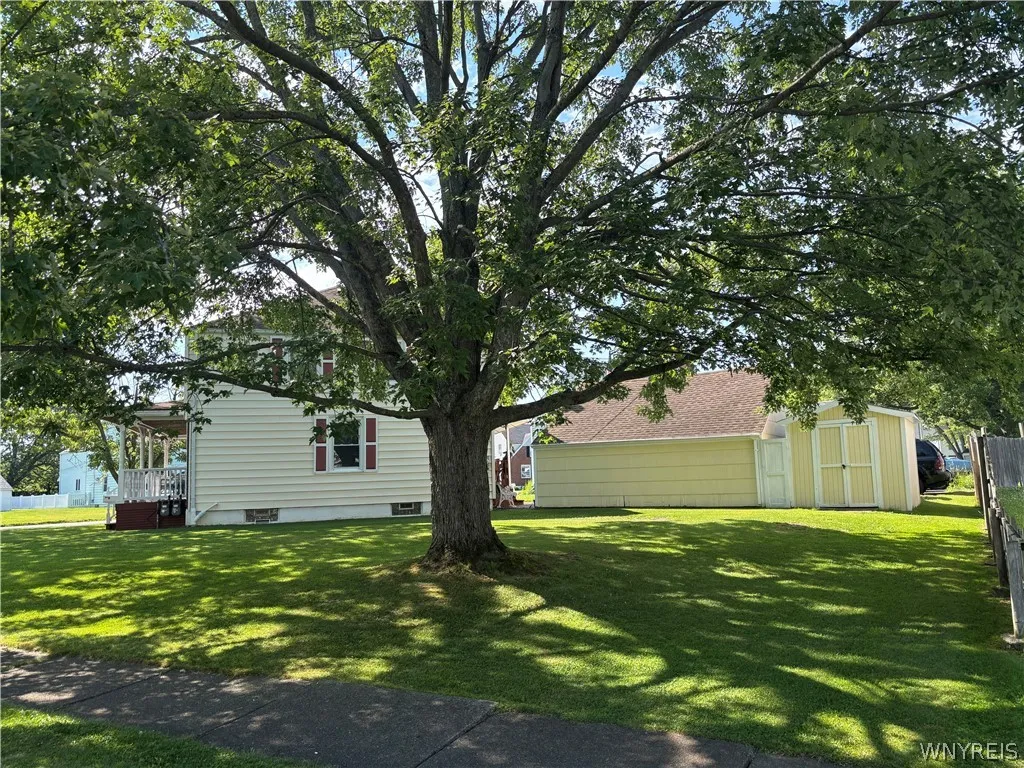54 Carl Road, Grand Island, New York 14072, Grand Island, New York 14072, 2 Bedrooms Bedrooms, 4 Rooms Rooms,1 BathroomBathrooms,Residential Lease,For Rent,54 Carl Road, Grand Island, New York 14072,0,B1696917