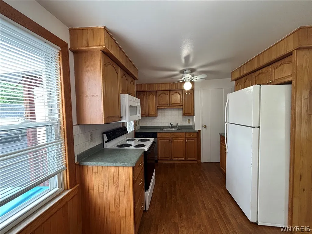 54 Carl Road, Grand Island, New York 14072, Grand Island, New York 14072, 2 Bedrooms Bedrooms, 4 Rooms Rooms,1 BathroomBathrooms,Residential Lease,For Rent,54 Carl Road, Grand Island, New York 14072,0,B1696917