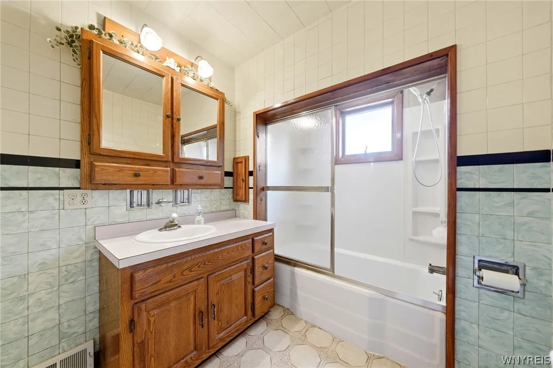 7304 Michael Road, Orchard Park, New York 14127, Orchard Park, New York 14127, 3 Bedrooms Bedrooms, 7 Rooms Rooms,1 BathroomBathrooms,Residential,For Sale,7304 Michael Road, Orchard Park, New York 14127,0,B1693672