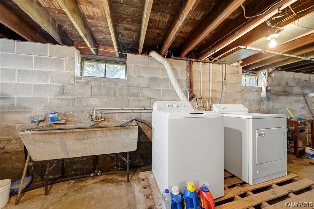 7304 Michael Road, Orchard Park, New York 14127, Orchard Park, New York 14127, 3 Bedrooms Bedrooms, 7 Rooms Rooms,1 BathroomBathrooms,Residential,For Sale,7304 Michael Road, Orchard Park, New York 14127,0,B1693672
