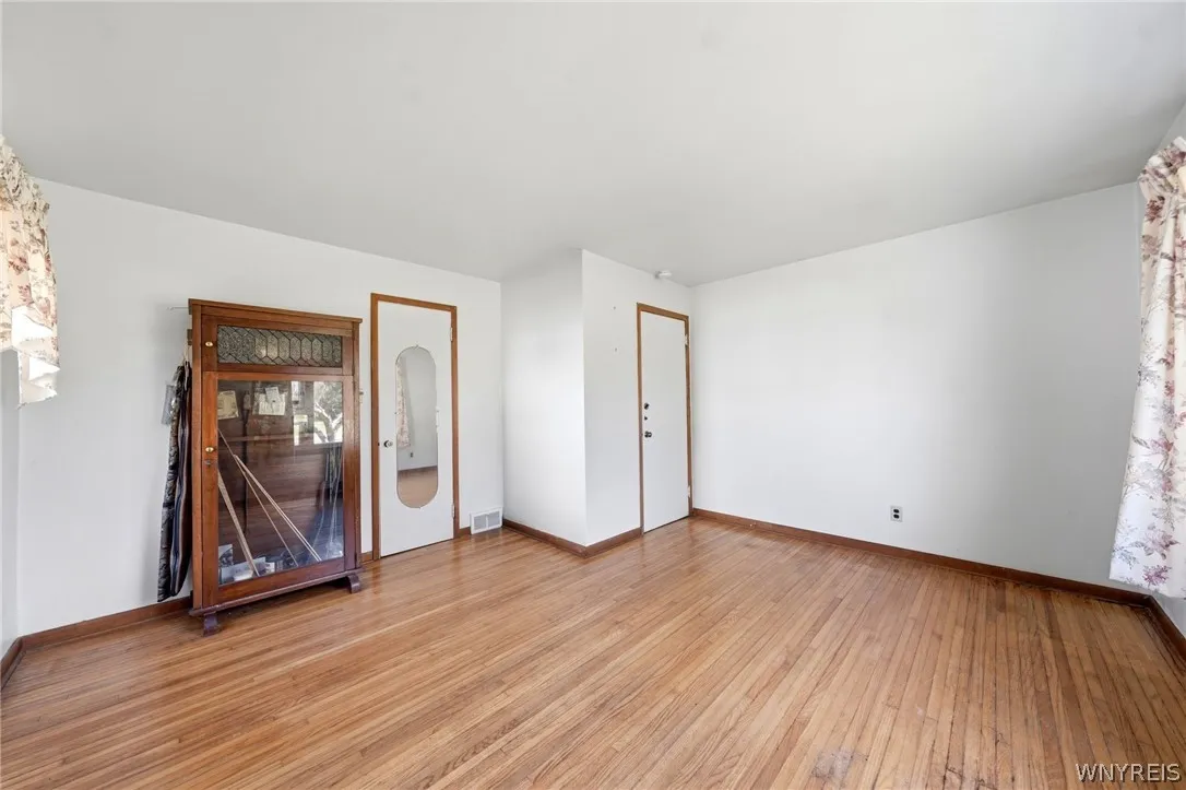 7304 Michael Road, Orchard Park, New York 14127, Orchard Park, New York 14127, 3 Bedrooms Bedrooms, 7 Rooms Rooms,1 BathroomBathrooms,Residential,For Sale,7304 Michael Road, Orchard Park, New York 14127,0,B1693672