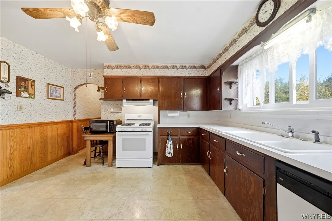 7304 Michael Road, Orchard Park, New York 14127, Orchard Park, New York 14127, 3 Bedrooms Bedrooms, 7 Rooms Rooms,1 BathroomBathrooms,Residential,For Sale,7304 Michael Road, Orchard Park, New York 14127,0,B1693672