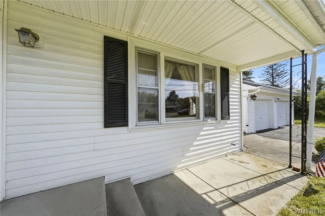 7304 Michael Road, Orchard Park, New York 14127, Orchard Park, New York 14127, 3 Bedrooms Bedrooms, 7 Rooms Rooms,1 BathroomBathrooms,Residential,For Sale,7304 Michael Road, Orchard Park, New York 14127,0,B1693672