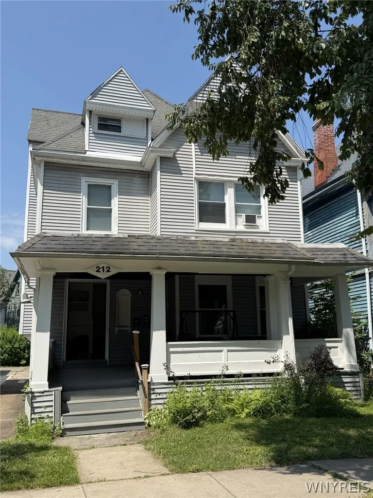 212 Richmond Ave Avenue, Buffalo, New York 14222, Buffalo, New York 14222, 2 Bedrooms Bedrooms, 5 Rooms Rooms,1 BathroomBathrooms,Residential Lease,For Rent,212 Richmond Ave Avenue, Buffalo, New York 14222,0,B1697681