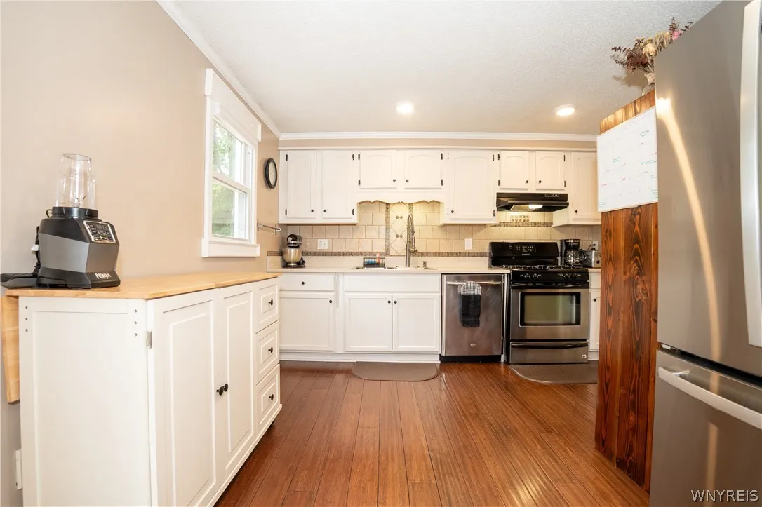 4252 Glenwillow Drive, Hamburg, New York 14075, Hamburg, New York 14075, 3 Bedrooms Bedrooms, 7 Rooms Rooms,1 BathroomBathrooms,Residential,For Sale,4252 Glenwillow Drive, Hamburg, New York 14075,0,B1696132