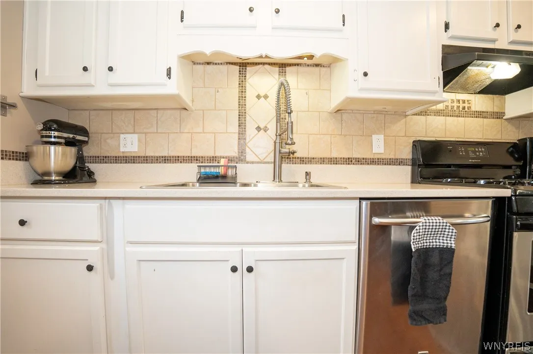 4252 Glenwillow Drive, Hamburg, New York 14075, Hamburg, New York 14075, 3 Bedrooms Bedrooms, 7 Rooms Rooms,1 BathroomBathrooms,Residential,For Sale,4252 Glenwillow Drive, Hamburg, New York 14075,0,B1696132