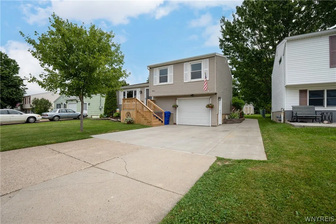 4252 Glenwillow Drive, Hamburg, New York 14075, Hamburg, New York 14075, 3 Bedrooms Bedrooms, 7 Rooms Rooms,1 BathroomBathrooms,Residential,For Sale,4252 Glenwillow Drive, Hamburg, New York 14075,0,B1696132