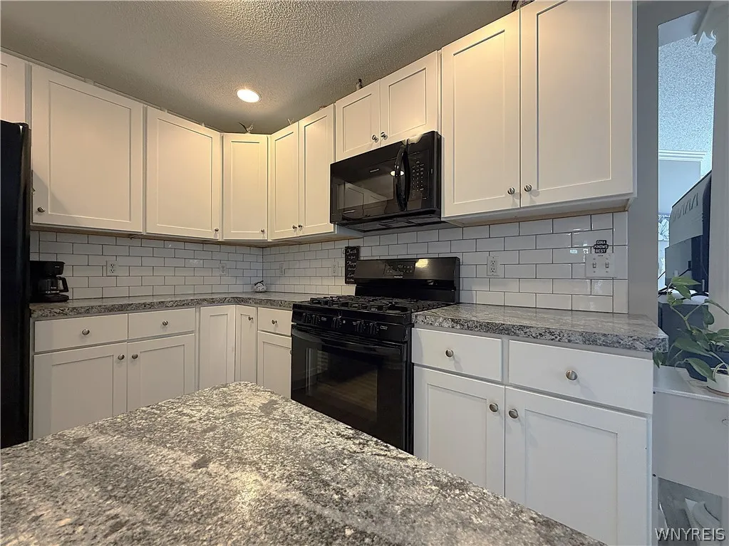 4330 Berkley Place F1, Hamburg, New York 14075, Hamburg, New York 14075, 2 Bedrooms Bedrooms, 5 Rooms Rooms,2 BathroomsBathrooms,Residential,For Sale,4330 Berkley Place F1, Hamburg, New York 14075,0,B1697777