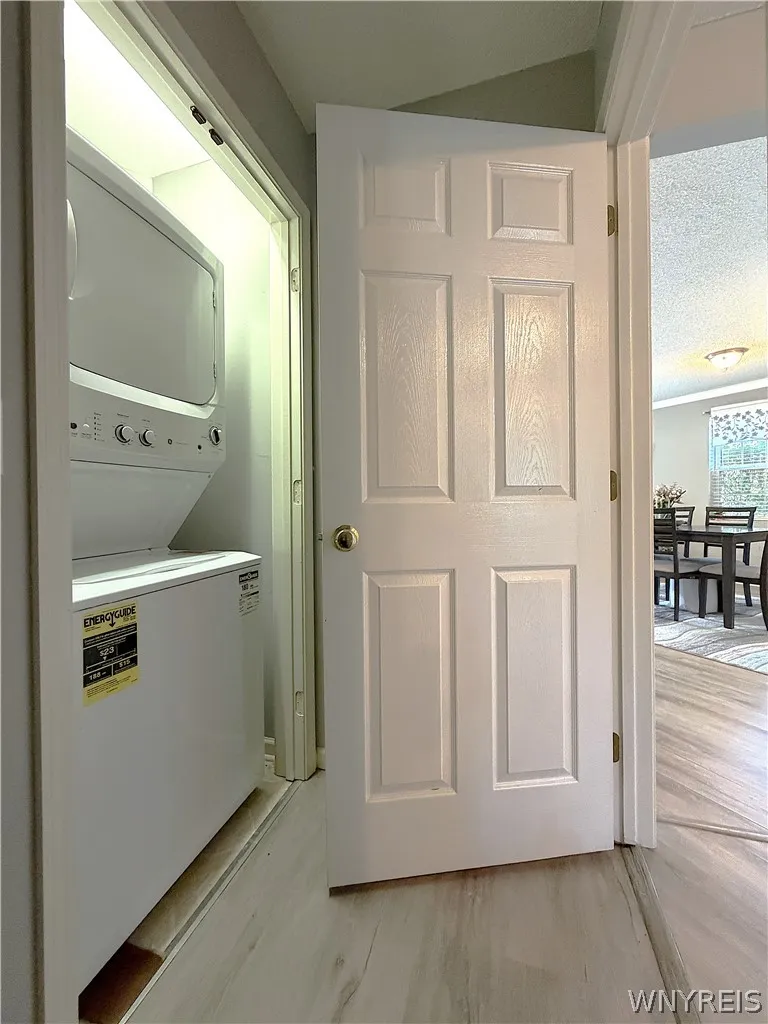 4330 Berkley Place F1, Hamburg, New York 14075, Hamburg, New York 14075, 2 Bedrooms Bedrooms, 5 Rooms Rooms,2 BathroomsBathrooms,Residential,For Sale,4330 Berkley Place F1, Hamburg, New York 14075,0,B1697777