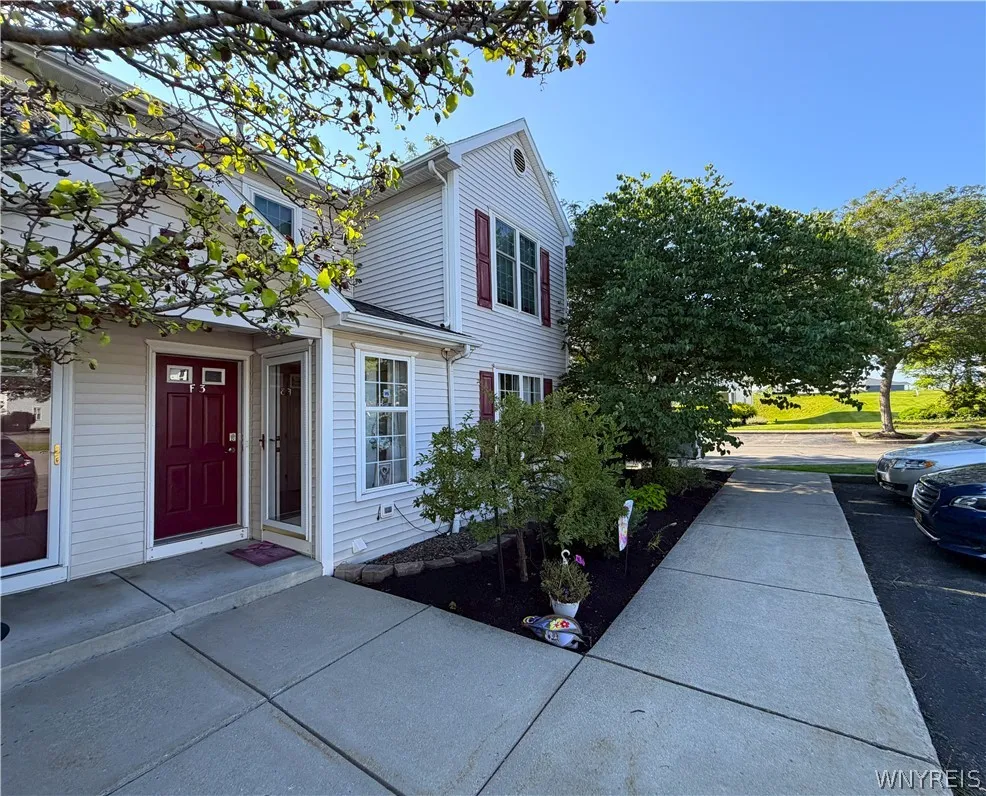 4330 Berkley Place F1, Hamburg, New York 14075, Hamburg, New York 14075, 2 Bedrooms Bedrooms, 5 Rooms Rooms,2 BathroomsBathrooms,Residential,For Sale,4330 Berkley Place F1, Hamburg, New York 14075,0,B1697777