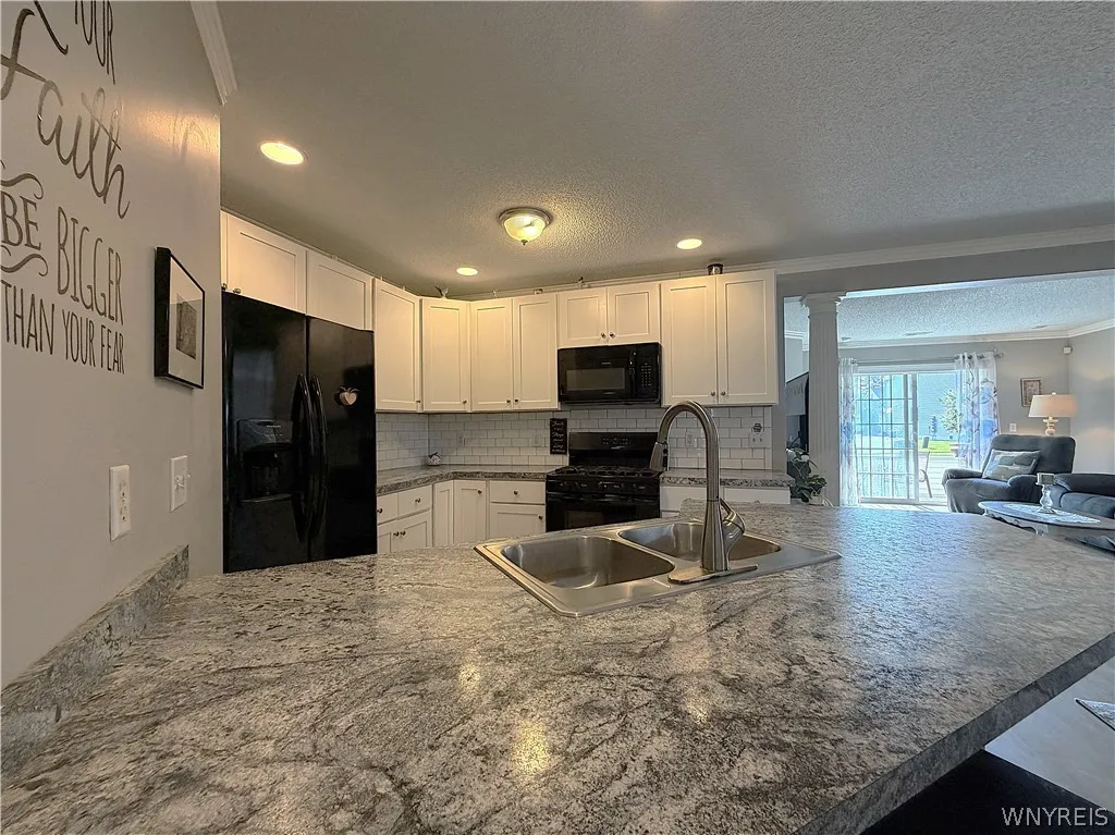 4330 Berkley Place F1, Hamburg, New York 14075, Hamburg, New York 14075, 2 Bedrooms Bedrooms, 5 Rooms Rooms,2 BathroomsBathrooms,Residential,For Sale,4330 Berkley Place F1, Hamburg, New York 14075,0,B1697777