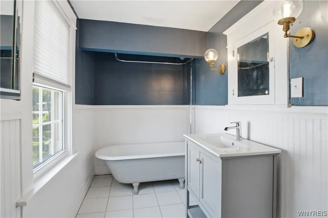 44 Arlington Road, Amherst, New York 14221, Amherst, New York 14221, 3 Bedrooms Bedrooms, 8 Rooms Rooms,2 BathroomsBathrooms,Residential,For Sale,44 Arlington Road, Amherst, New York 14221,0,B1697512