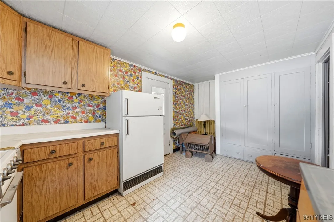 116 Clinton Street, Tonawanda, New York 14150, Tonawanda, New York 14150, 5 Bedrooms Bedrooms, ,3 BathroomsBathrooms,Residential,For Sale,116 Clinton Street, Tonawanda, New York 14150,0,B1695516