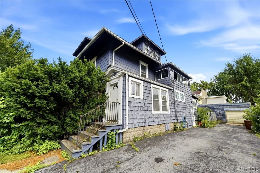 116 Clinton Street, Tonawanda, New York 14150, Tonawanda, New York 14150, 5 Bedrooms Bedrooms, ,3 BathroomsBathrooms,Residential,For Sale,116 Clinton Street, Tonawanda, New York 14150,0,B1695516