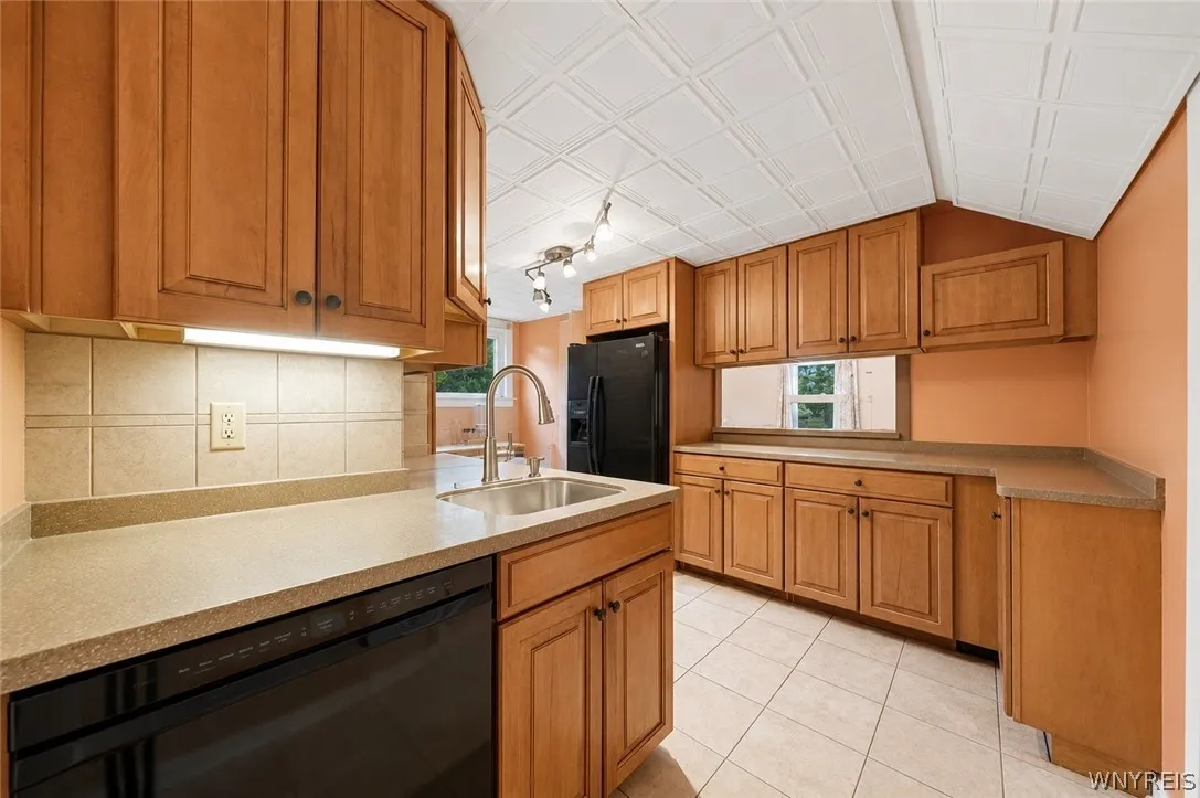 116 Clinton Street, Tonawanda, New York 14150, Tonawanda, New York 14150, 5 Bedrooms Bedrooms, ,3 BathroomsBathrooms,Residential,For Sale,116 Clinton Street, Tonawanda, New York 14150,0,B1695516