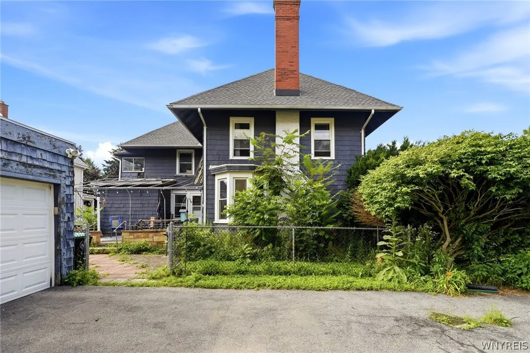 116 Clinton Street, Tonawanda, New York 14150, Tonawanda, New York 14150, 5 Bedrooms Bedrooms, ,3 BathroomsBathrooms,Residential,For Sale,116 Clinton Street, Tonawanda, New York 14150,0,B1695516