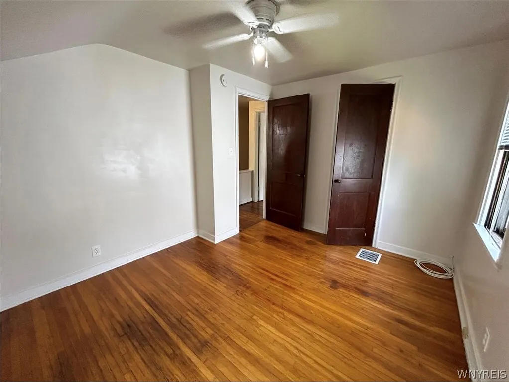 304 Wabash Avenue, Tonawanda, New York 14217, Tonawanda, New York 14217, 2 Bedrooms Bedrooms, 5 Rooms Rooms,1 BathroomBathrooms,Residential Lease,For Rent,304 Wabash Avenue, Tonawanda, New York 14217,0,B1695127