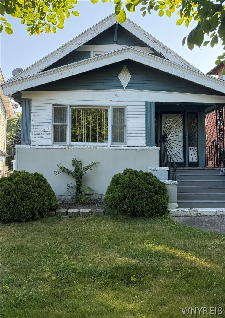 27 Allenhurst Road, Buffalo, New York 14214, Buffalo, New York 14214, 4 Bedrooms Bedrooms, 10 Rooms Rooms,1 BathroomBathrooms,Residential,For Sale,27 Allenhurst Road, Buffalo, New York 14214,0,B1697862