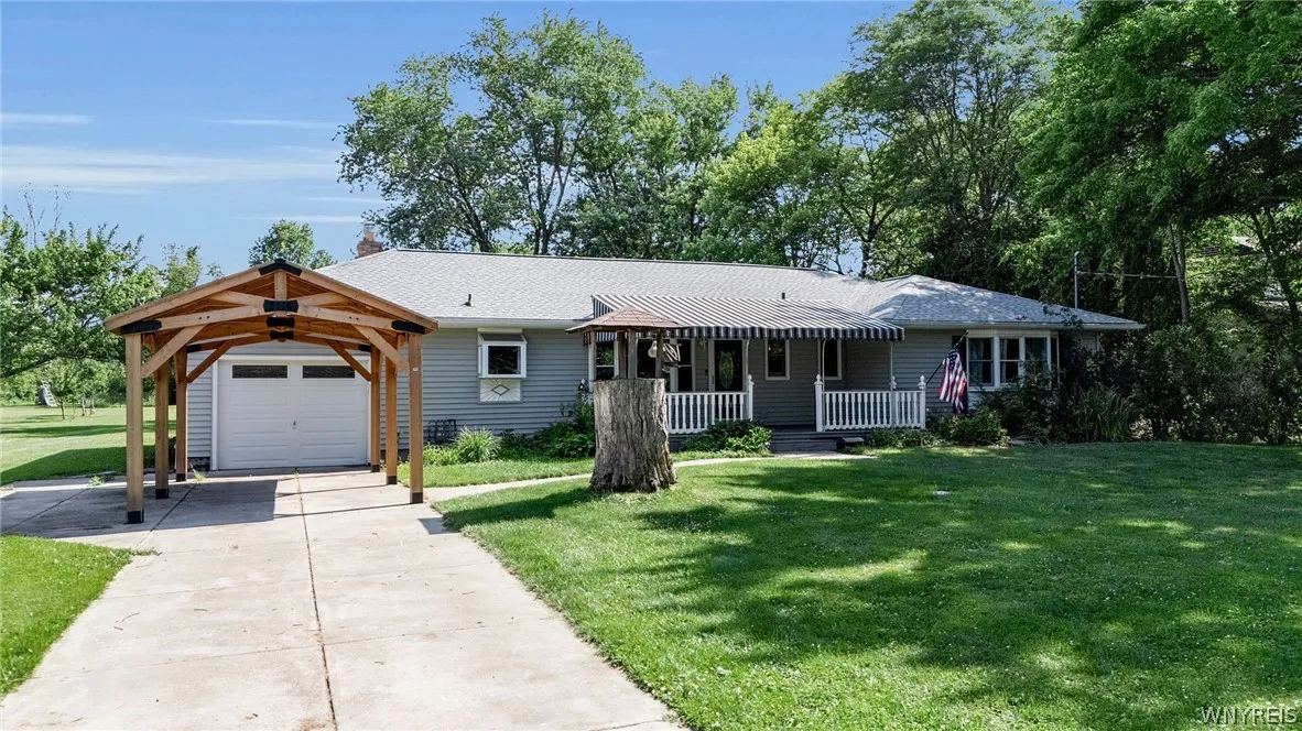 4564 East River Road, Grand Island, New York 14072, Grand Island, New York 14072, 3 Bedrooms Bedrooms, 7 Rooms Rooms,2 BathroomsBathrooms,Residential,For Sale,4564 East River Road, Grand Island, New York 14072,0,B1697928