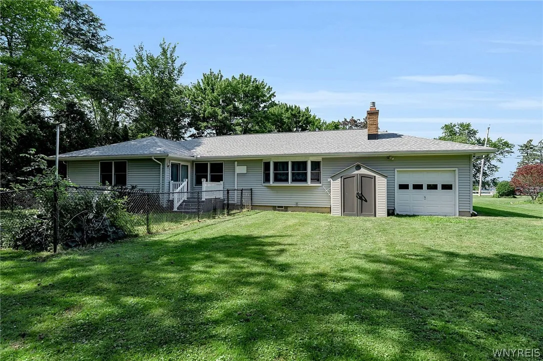 4564 East River Road, Grand Island, New York 14072, Grand Island, New York 14072, 3 Bedrooms Bedrooms, 7 Rooms Rooms,2 BathroomsBathrooms,Residential,For Sale,4564 East River Road, Grand Island, New York 14072,0,B1697928