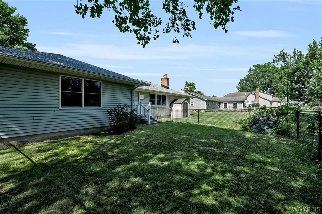 4564 East River Road, Grand Island, New York 14072, Grand Island, New York 14072, 3 Bedrooms Bedrooms, 7 Rooms Rooms,2 BathroomsBathrooms,Residential,For Sale,4564 East River Road, Grand Island, New York 14072,0,B1697928
