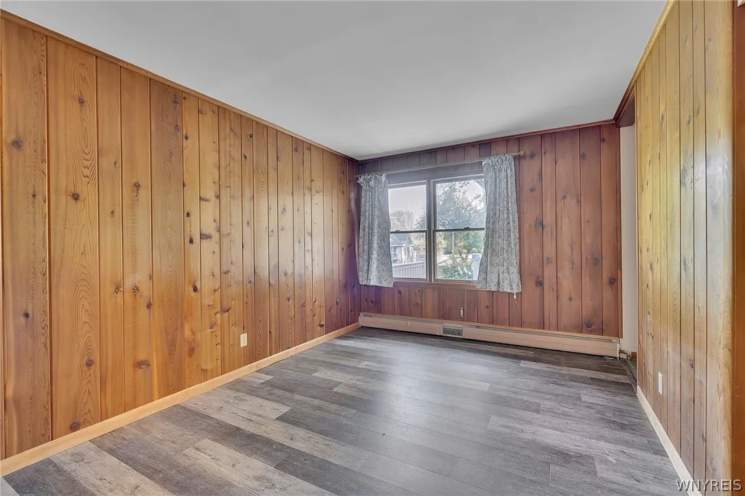 4564 East River Road, Grand Island, New York 14072, Grand Island, New York 14072, 3 Bedrooms Bedrooms, 7 Rooms Rooms,2 BathroomsBathrooms,Residential,For Sale,4564 East River Road, Grand Island, New York 14072,0,B1697928