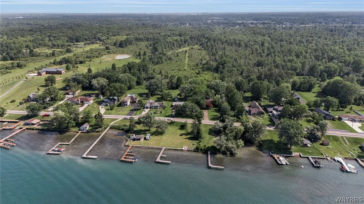 4564 East River Road, Grand Island, New York 14072, Grand Island, New York 14072, 3 Bedrooms Bedrooms, 7 Rooms Rooms,2 BathroomsBathrooms,Residential,For Sale,4564 East River Road, Grand Island, New York 14072,0,B1697928