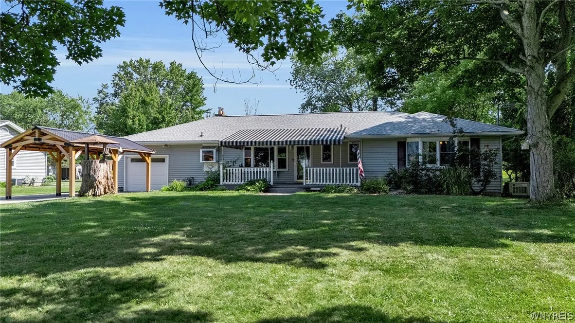 4564 East River Road, Grand Island, New York 14072, Grand Island, New York 14072, 3 Bedrooms Bedrooms, 7 Rooms Rooms,2 BathroomsBathrooms,Residential,For Sale,4564 East River Road, Grand Island, New York 14072,0,B1697928