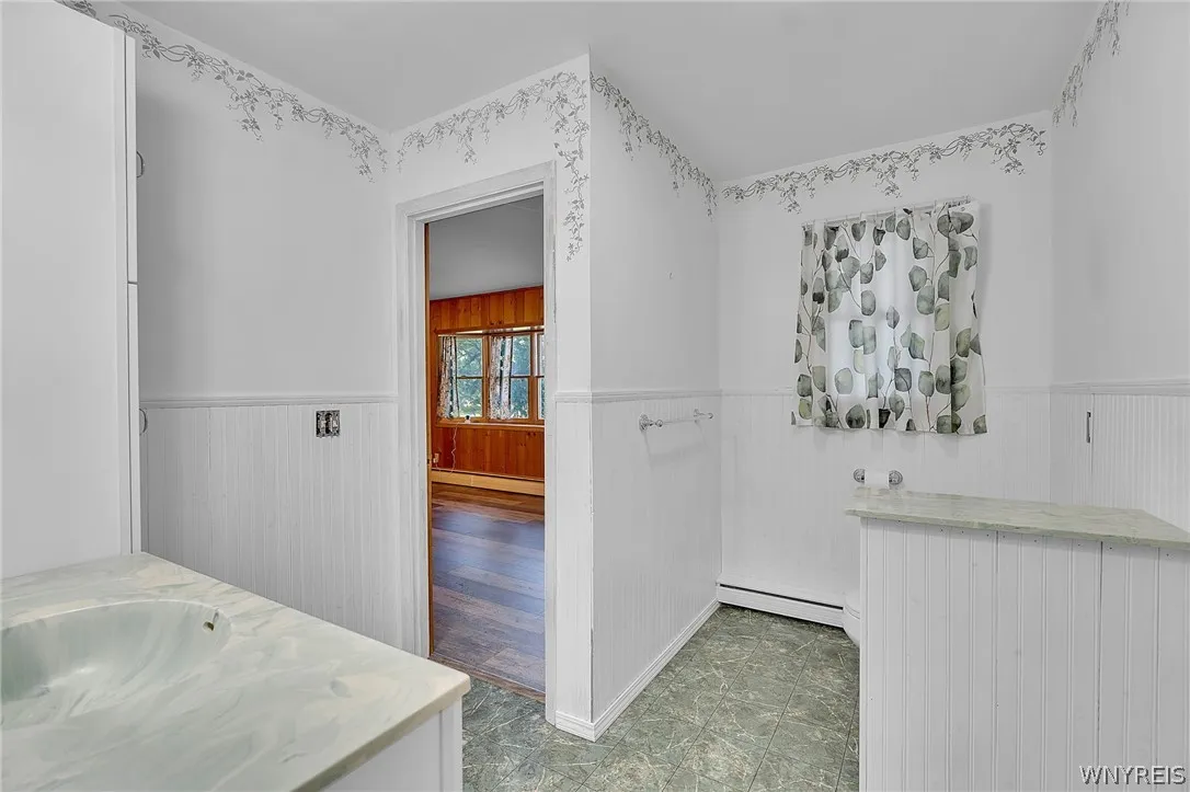 4564 East River Road, Grand Island, New York 14072, Grand Island, New York 14072, 3 Bedrooms Bedrooms, 7 Rooms Rooms,2 BathroomsBathrooms,Residential,For Sale,4564 East River Road, Grand Island, New York 14072,0,B1697928