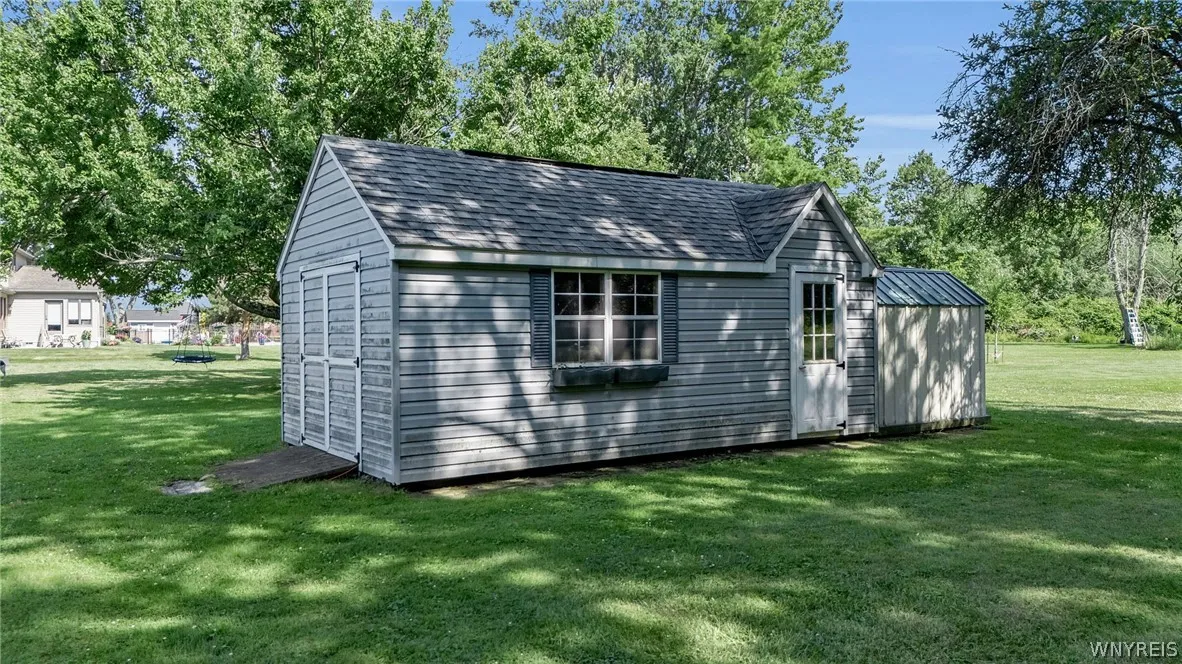 4564 East River Road, Grand Island, New York 14072, Grand Island, New York 14072, 3 Bedrooms Bedrooms, 7 Rooms Rooms,2 BathroomsBathrooms,Residential,For Sale,4564 East River Road, Grand Island, New York 14072,0,B1697928