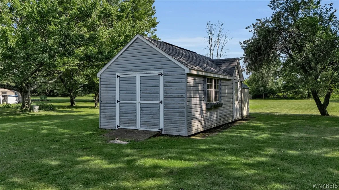 4564 East River Road, Grand Island, New York 14072, Grand Island, New York 14072, 3 Bedrooms Bedrooms, 7 Rooms Rooms,2 BathroomsBathrooms,Residential,For Sale,4564 East River Road, Grand Island, New York 14072,0,B1697928