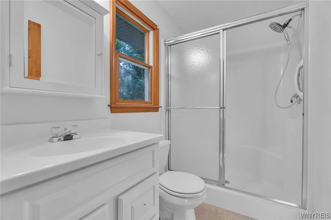 4564 East River Road, Grand Island, New York 14072, Grand Island, New York 14072, 3 Bedrooms Bedrooms, 7 Rooms Rooms,2 BathroomsBathrooms,Residential,For Sale,4564 East River Road, Grand Island, New York 14072,0,B1697928