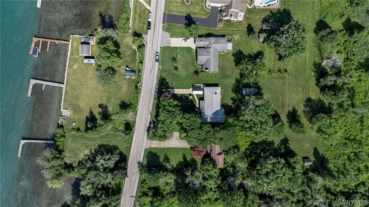 4564 East River Road, Grand Island, New York 14072, Grand Island, New York 14072, 3 Bedrooms Bedrooms, 7 Rooms Rooms,2 BathroomsBathrooms,Residential,For Sale,4564 East River Road, Grand Island, New York 14072,0,B1697928