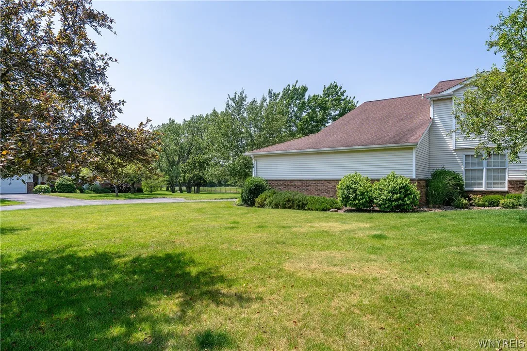 64 Hastings Drive, Orchard Park, New York 14217, Orchard Park, New York 14217, 3 Bedrooms Bedrooms, 6 Rooms Rooms,2 BathroomsBathrooms,Residential,For Sale,64 Hastings Drive, Orchard Park, New York 14217,0,B1695375