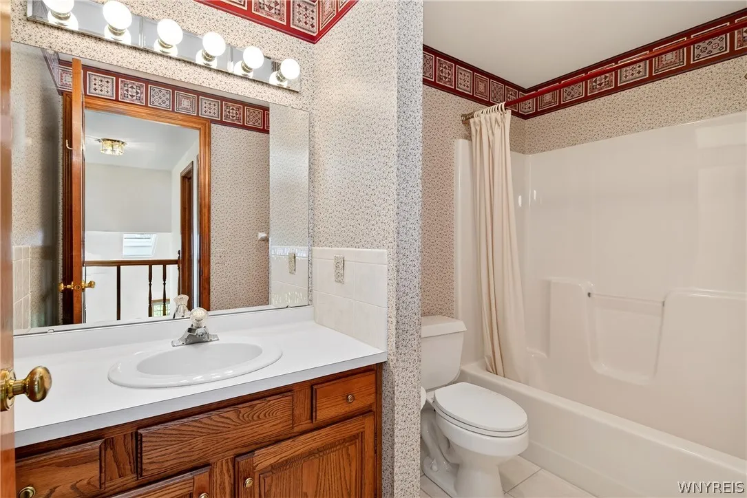 64 Hastings Drive, Orchard Park, New York 14217, Orchard Park, New York 14217, 3 Bedrooms Bedrooms, 6 Rooms Rooms,2 BathroomsBathrooms,Residential,For Sale,64 Hastings Drive, Orchard Park, New York 14217,0,B1695375
