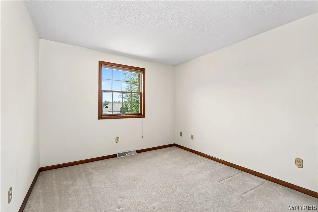 64 Hastings Drive, Orchard Park, New York 14217, Orchard Park, New York 14217, 3 Bedrooms Bedrooms, 6 Rooms Rooms,2 BathroomsBathrooms,Residential,For Sale,64 Hastings Drive, Orchard Park, New York 14217,0,B1695375