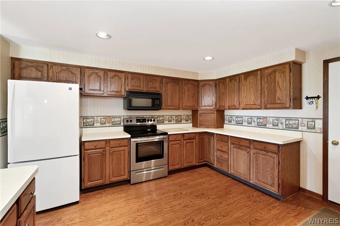 64 Hastings Drive, Orchard Park, New York 14217, Orchard Park, New York 14217, 3 Bedrooms Bedrooms, 6 Rooms Rooms,2 BathroomsBathrooms,Residential,For Sale,64 Hastings Drive, Orchard Park, New York 14217,0,B1695375