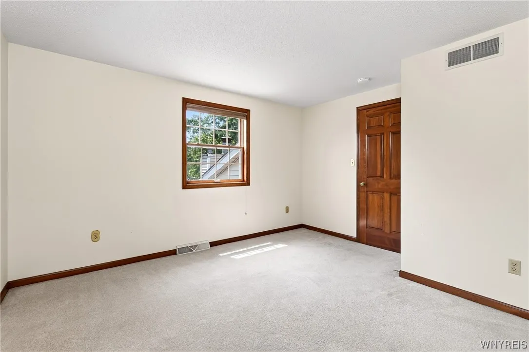 64 Hastings Drive, Orchard Park, New York 14217, Orchard Park, New York 14217, 3 Bedrooms Bedrooms, 6 Rooms Rooms,2 BathroomsBathrooms,Residential,For Sale,64 Hastings Drive, Orchard Park, New York 14217,0,B1695375