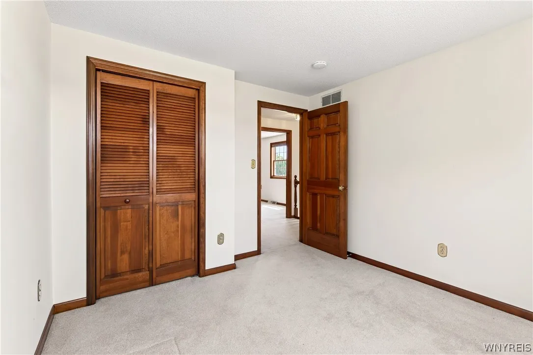 64 Hastings Drive, Orchard Park, New York 14217, Orchard Park, New York 14217, 3 Bedrooms Bedrooms, 6 Rooms Rooms,2 BathroomsBathrooms,Residential,For Sale,64 Hastings Drive, Orchard Park, New York 14217,0,B1695375