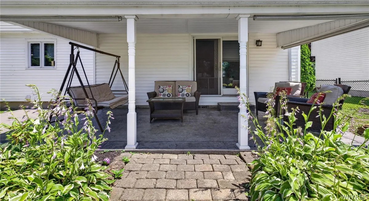 114 Meadow, Hamburg, New York 14075, Hamburg, New York 14075, 3 Bedrooms Bedrooms, 9 Rooms Rooms,1 BathroomBathrooms,Residential,For Sale,114 Meadow, Hamburg, New York 14075,0,B1697222