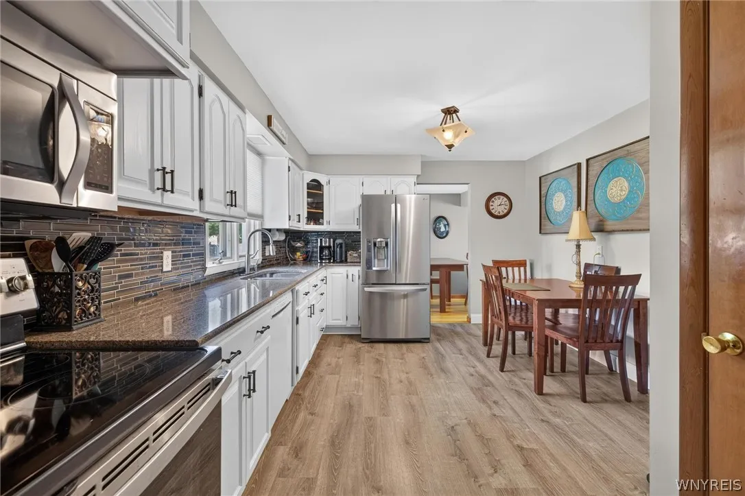 Eat in Kitchen