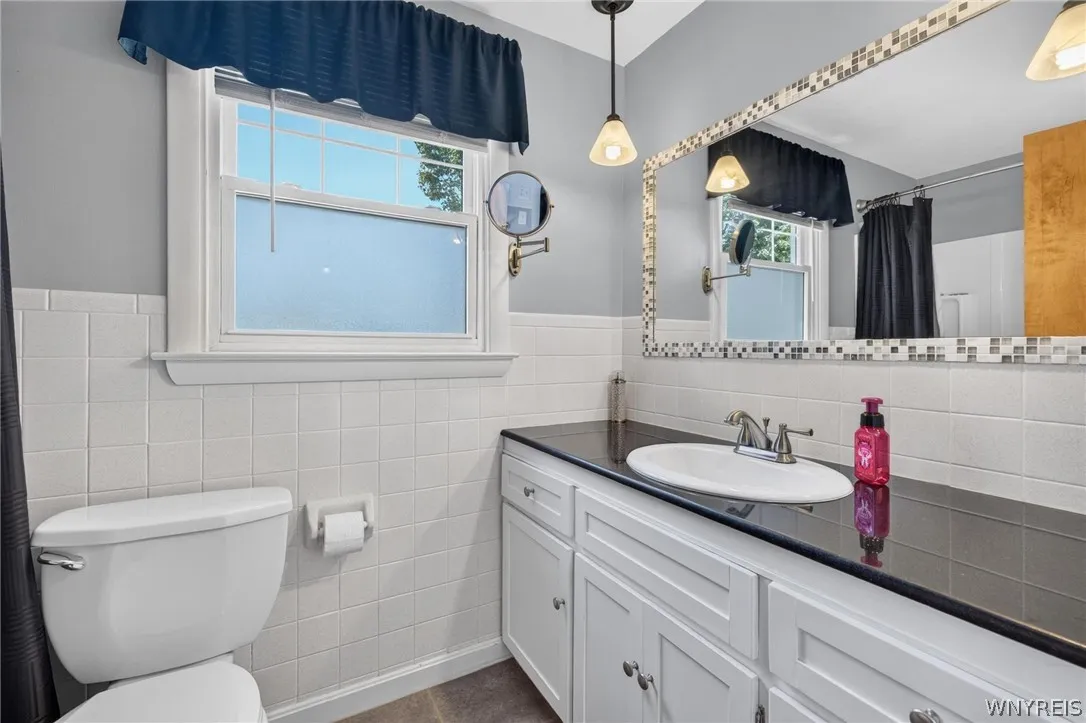 Full bath on second floor