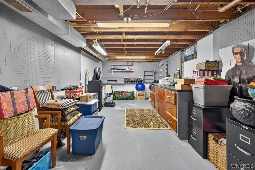 Additional room in basement