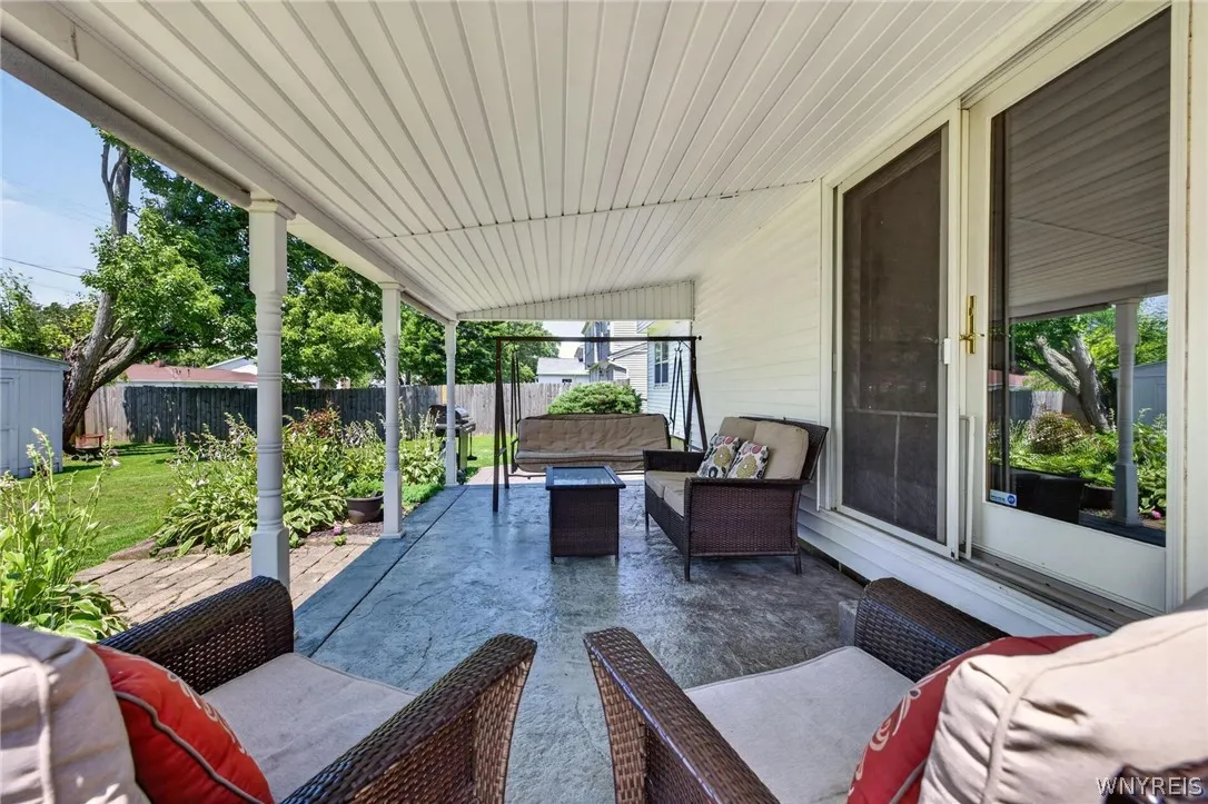 114 Meadow, Hamburg, New York 14075, Hamburg, New York 14075, 3 Bedrooms Bedrooms, 9 Rooms Rooms,1 BathroomBathrooms,Residential,For Sale,114 Meadow, Hamburg, New York 14075,0,B1697222