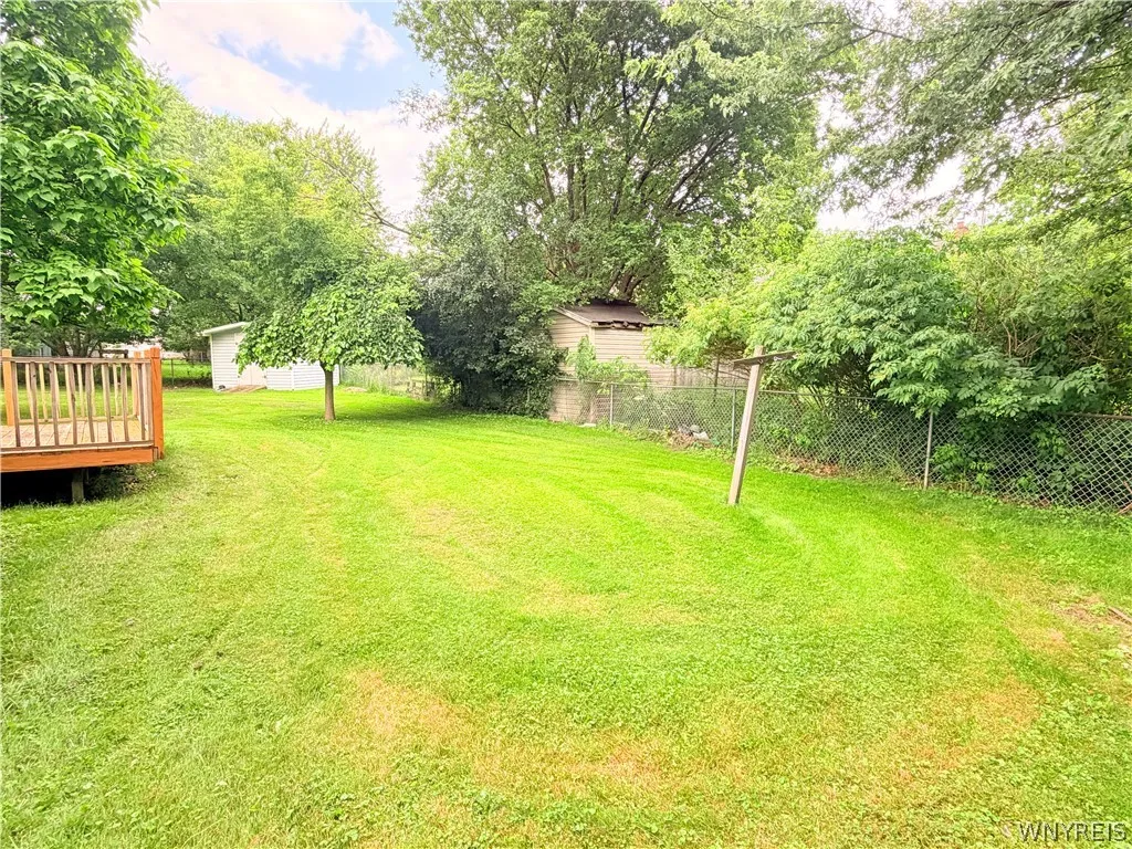 5113 Thurston Avenue, Hamburg, New York 14219, Hamburg, New York 14219, 2 Bedrooms Bedrooms, 5 Rooms Rooms,1 BathroomBathrooms,Residential,For Sale,5113 Thurston Avenue, Hamburg, New York 14219,0,B1697904