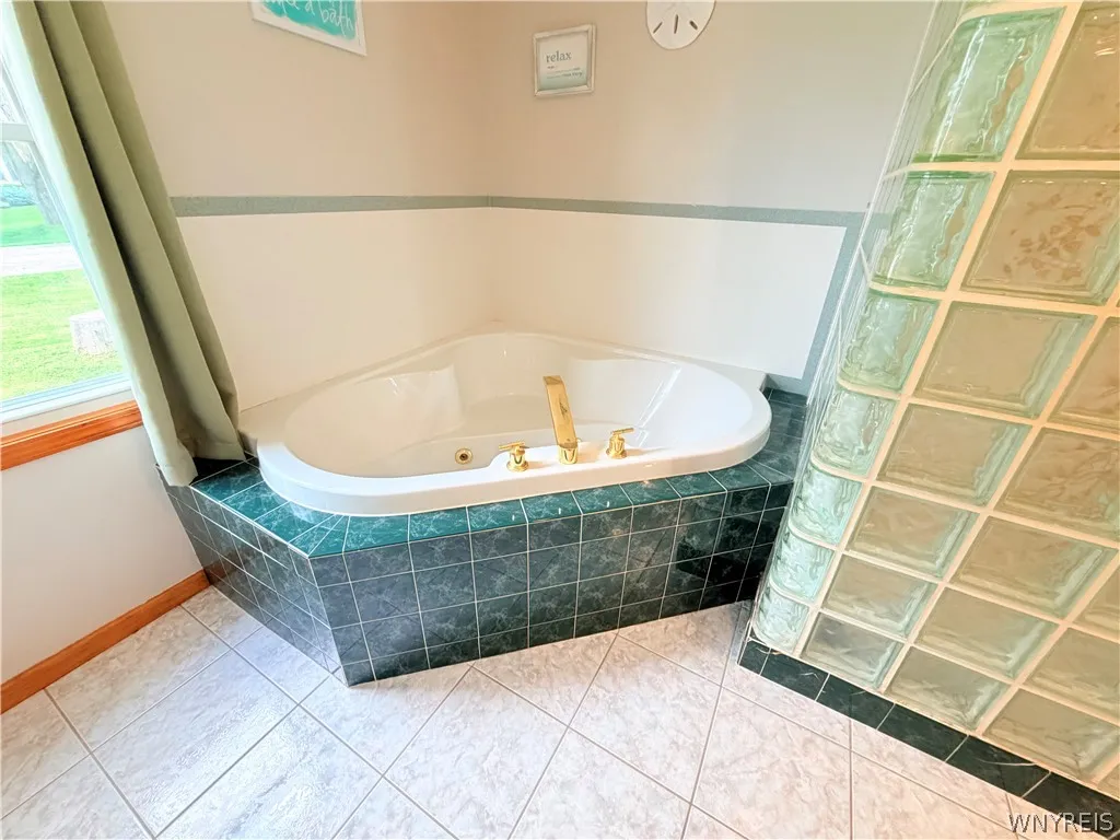 5113 Thurston Avenue, Hamburg, New York 14219, Hamburg, New York 14219, 2 Bedrooms Bedrooms, 5 Rooms Rooms,1 BathroomBathrooms,Residential,For Sale,5113 Thurston Avenue, Hamburg, New York 14219,0,B1697904