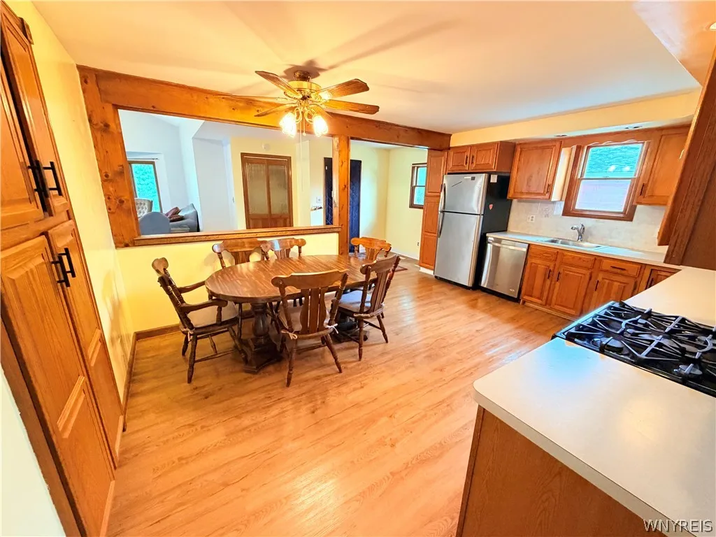 5113 Thurston Avenue, Hamburg, New York 14219, Hamburg, New York 14219, 2 Bedrooms Bedrooms, 5 Rooms Rooms,1 BathroomBathrooms,Residential,For Sale,5113 Thurston Avenue, Hamburg, New York 14219,0,B1697904