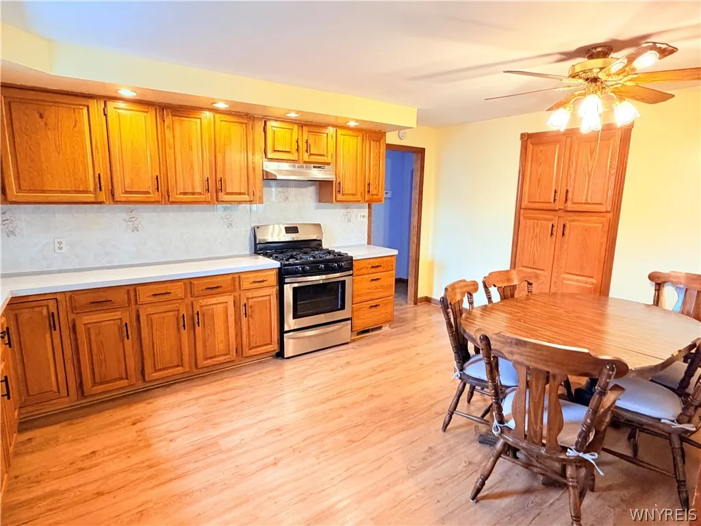 5113 Thurston Avenue, Hamburg, New York 14219, Hamburg, New York 14219, 2 Bedrooms Bedrooms, 5 Rooms Rooms,1 BathroomBathrooms,Residential,For Sale,5113 Thurston Avenue, Hamburg, New York 14219,0,B1697904